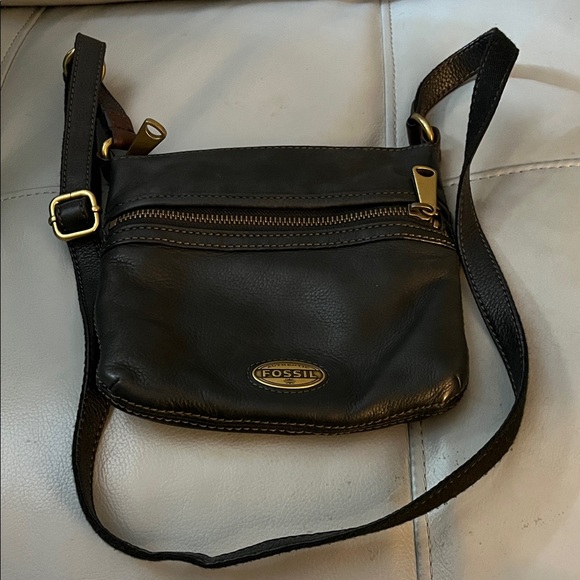 Fossil Supple Black Leather Shoulder/Crossbody Bag w/Front Zip Pocket - Picture 10 of 10